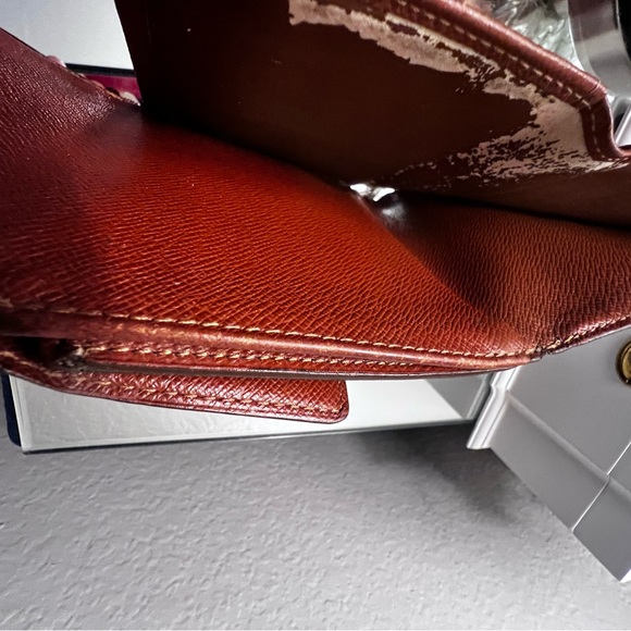 Louis Vuitton wallet - Picture 9 of 12